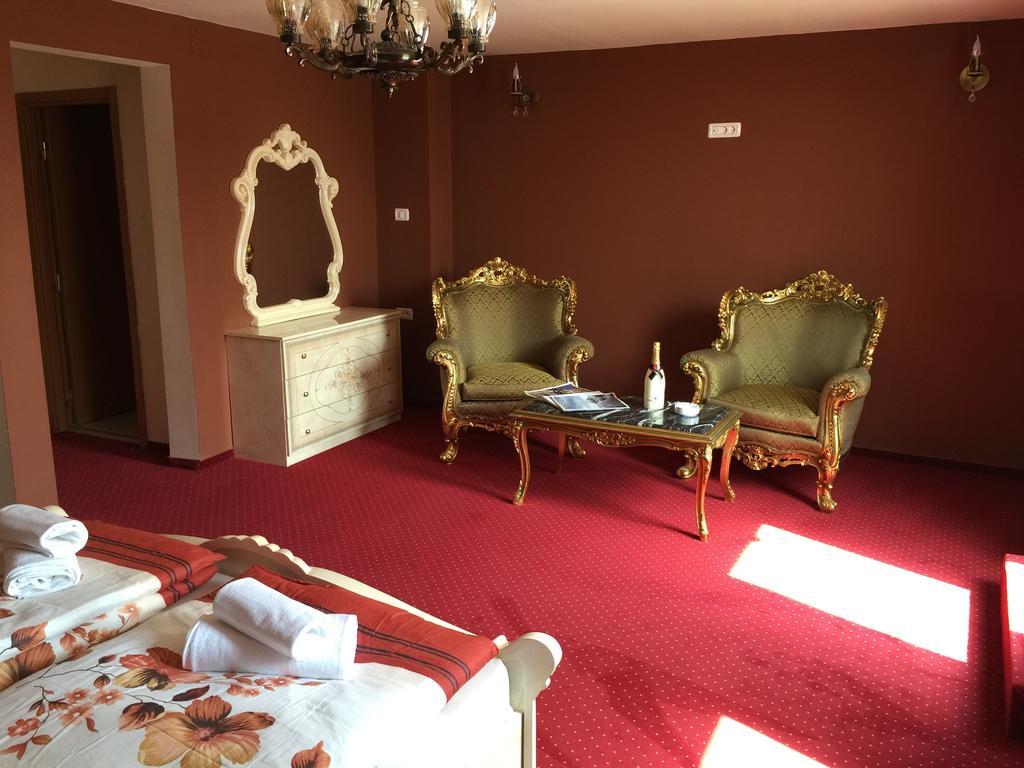 טימישוארה Hotel Le Baron חדר תמונה